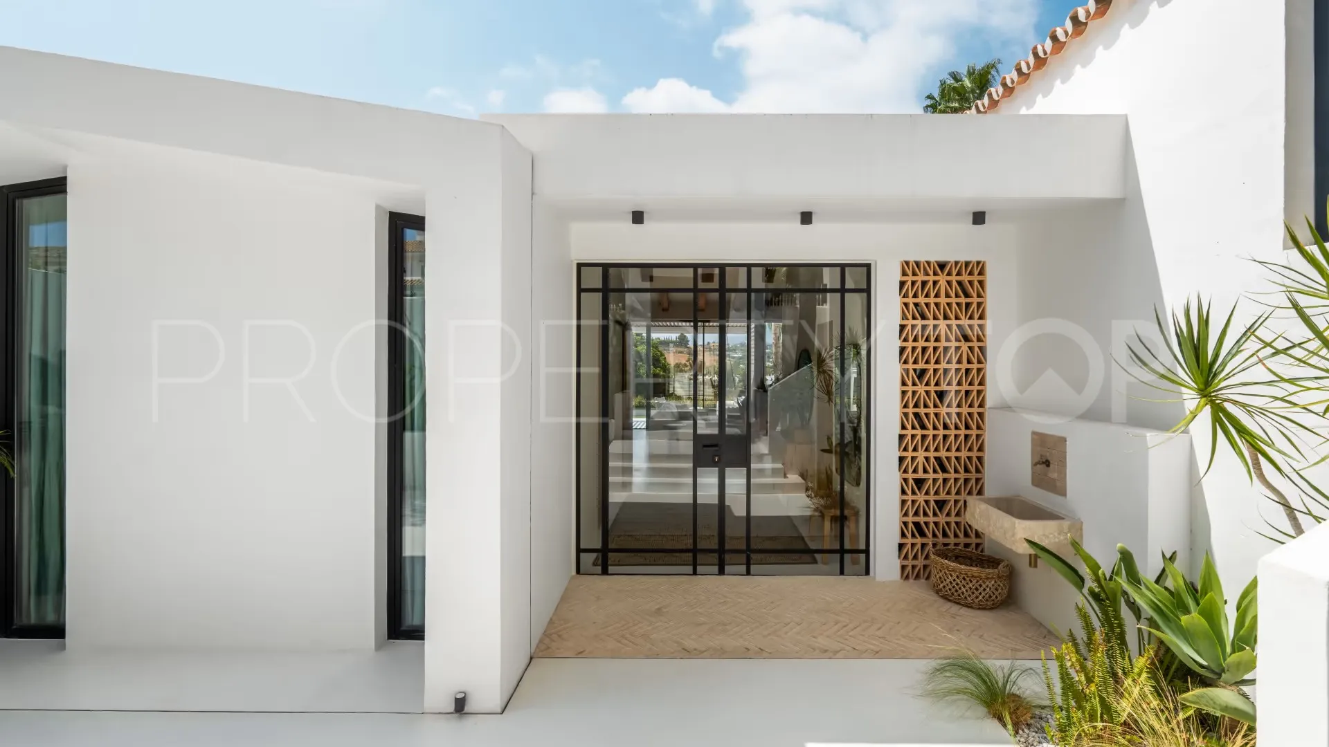 Los Naranjos 5 bedrooms villa for sale