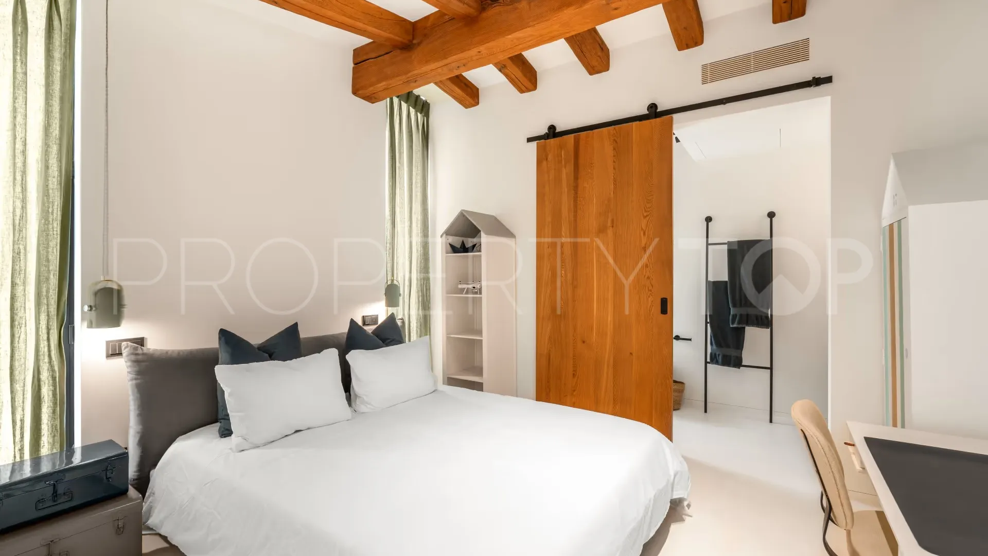 Los Naranjos 5 bedrooms villa for sale