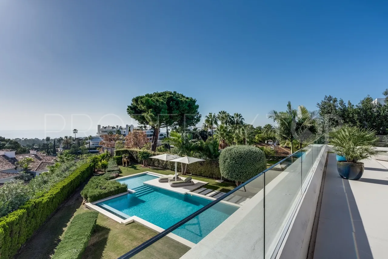 For sale villa with 5 bedrooms in Las Lomas del Marbella Club