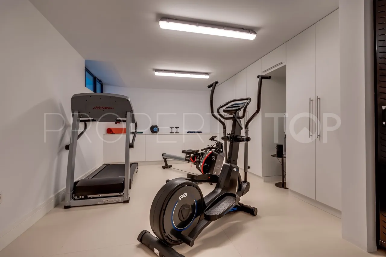 For sale villa with 5 bedrooms in Las Lomas del Marbella Club
