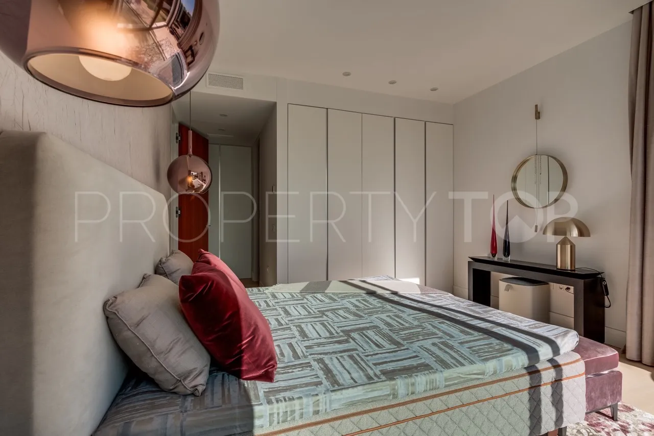 For sale villa with 5 bedrooms in Las Lomas del Marbella Club