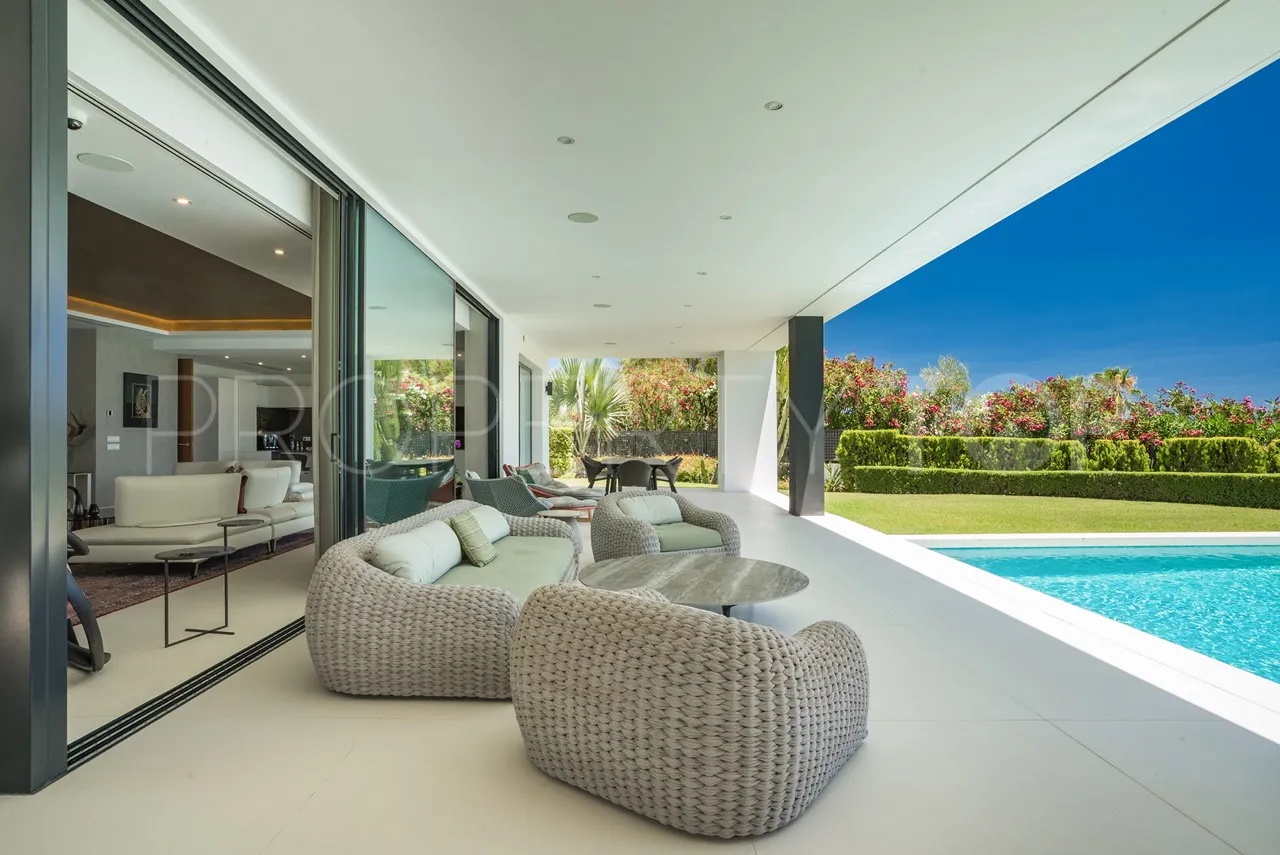 For sale villa with 5 bedrooms in Las Lomas del Marbella Club