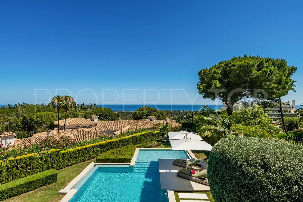 For sale villa with 5 bedrooms in Las Lomas del Marbella Club