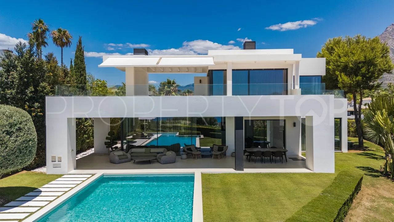 For sale villa with 5 bedrooms in Las Lomas del Marbella Club