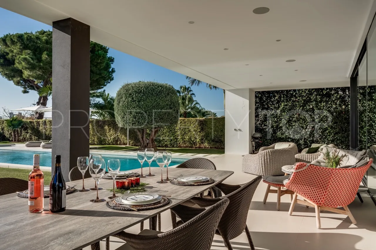 For sale villa with 5 bedrooms in Las Lomas del Marbella Club