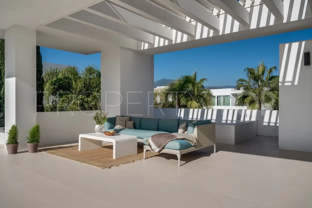 For sale villa with 5 bedrooms in Las Lomas del Marbella Club