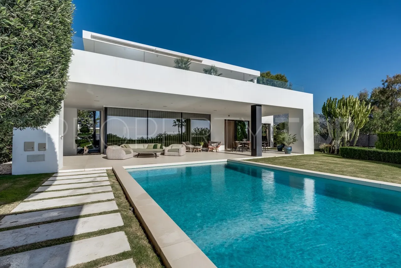 For sale villa with 5 bedrooms in Las Lomas del Marbella Club