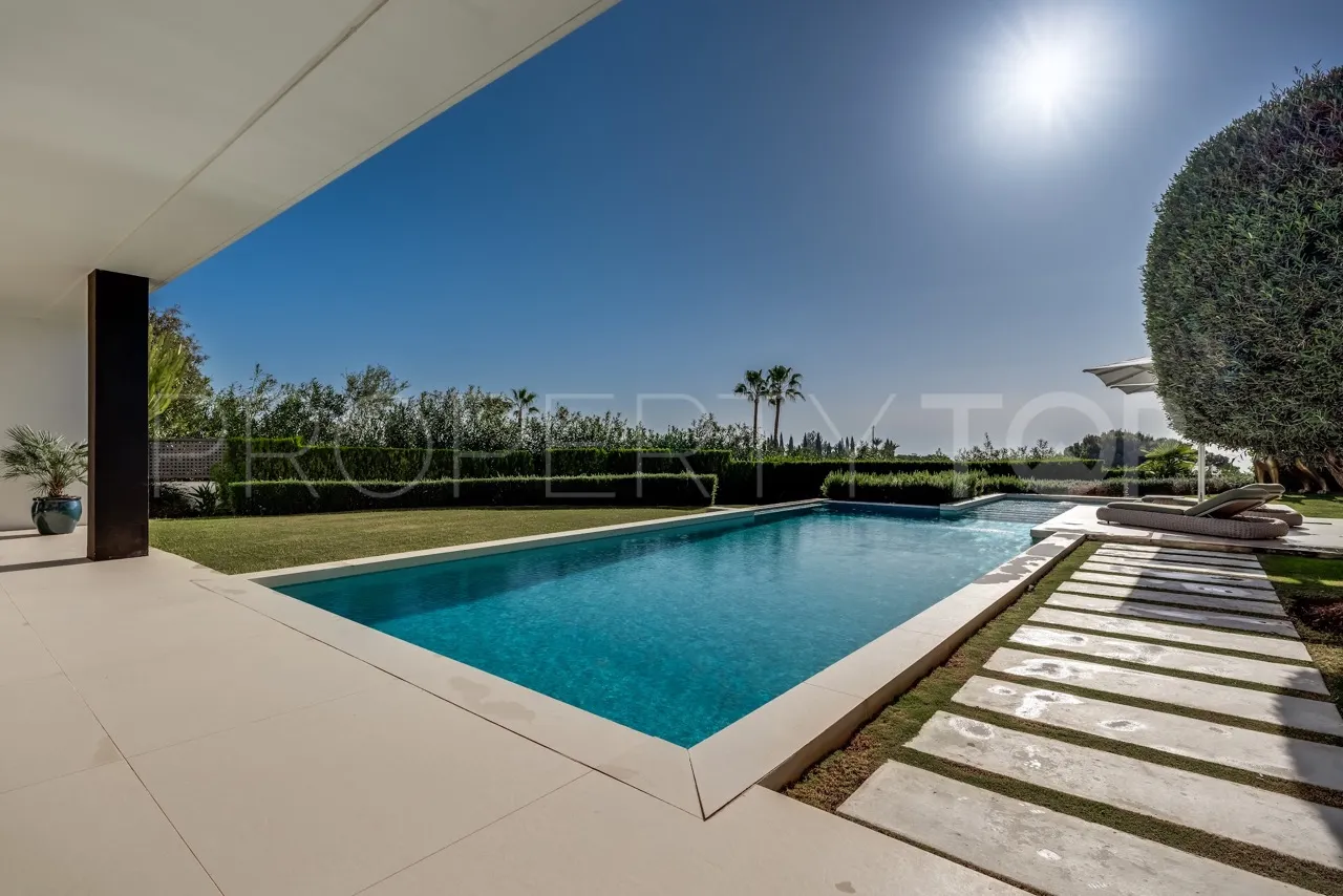 For sale villa with 5 bedrooms in Las Lomas del Marbella Club
