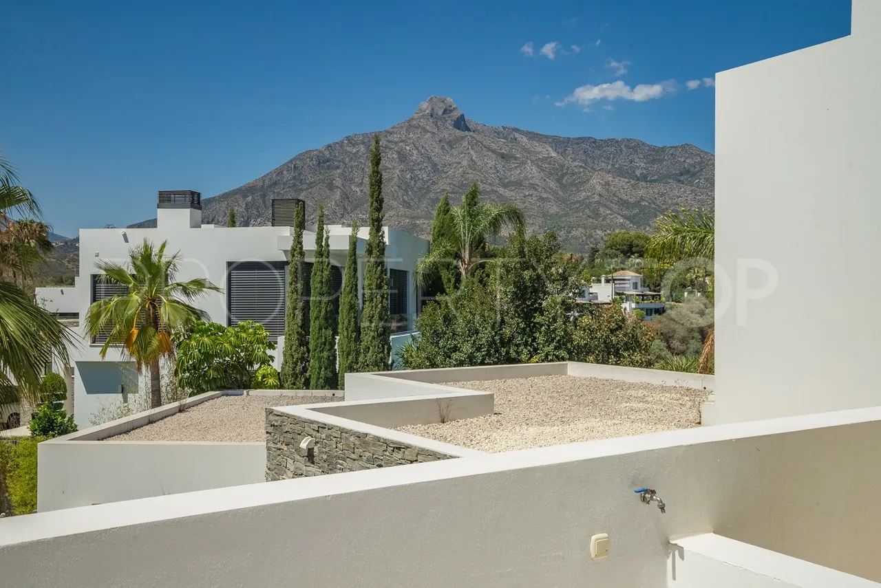 For sale villa with 5 bedrooms in Las Lomas del Marbella Club