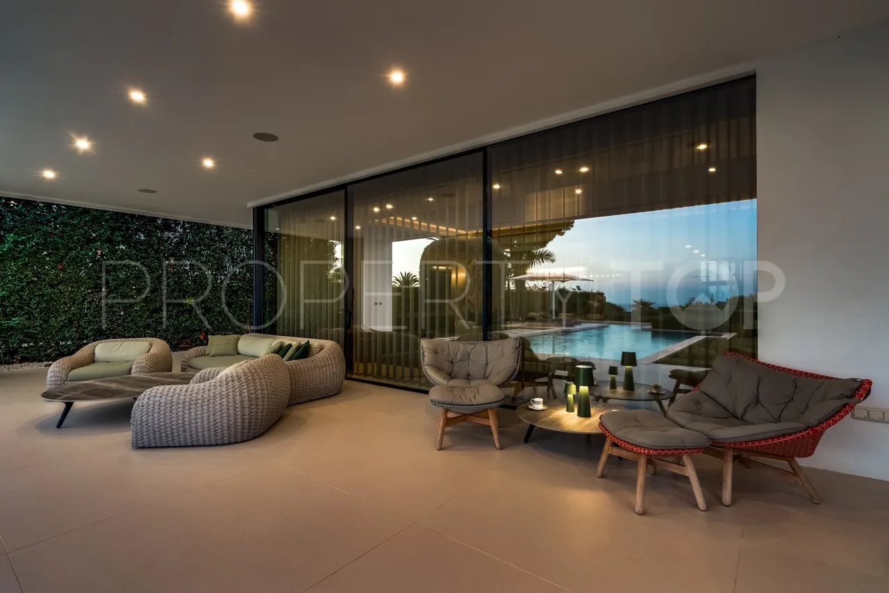 For sale villa with 5 bedrooms in Las Lomas del Marbella Club