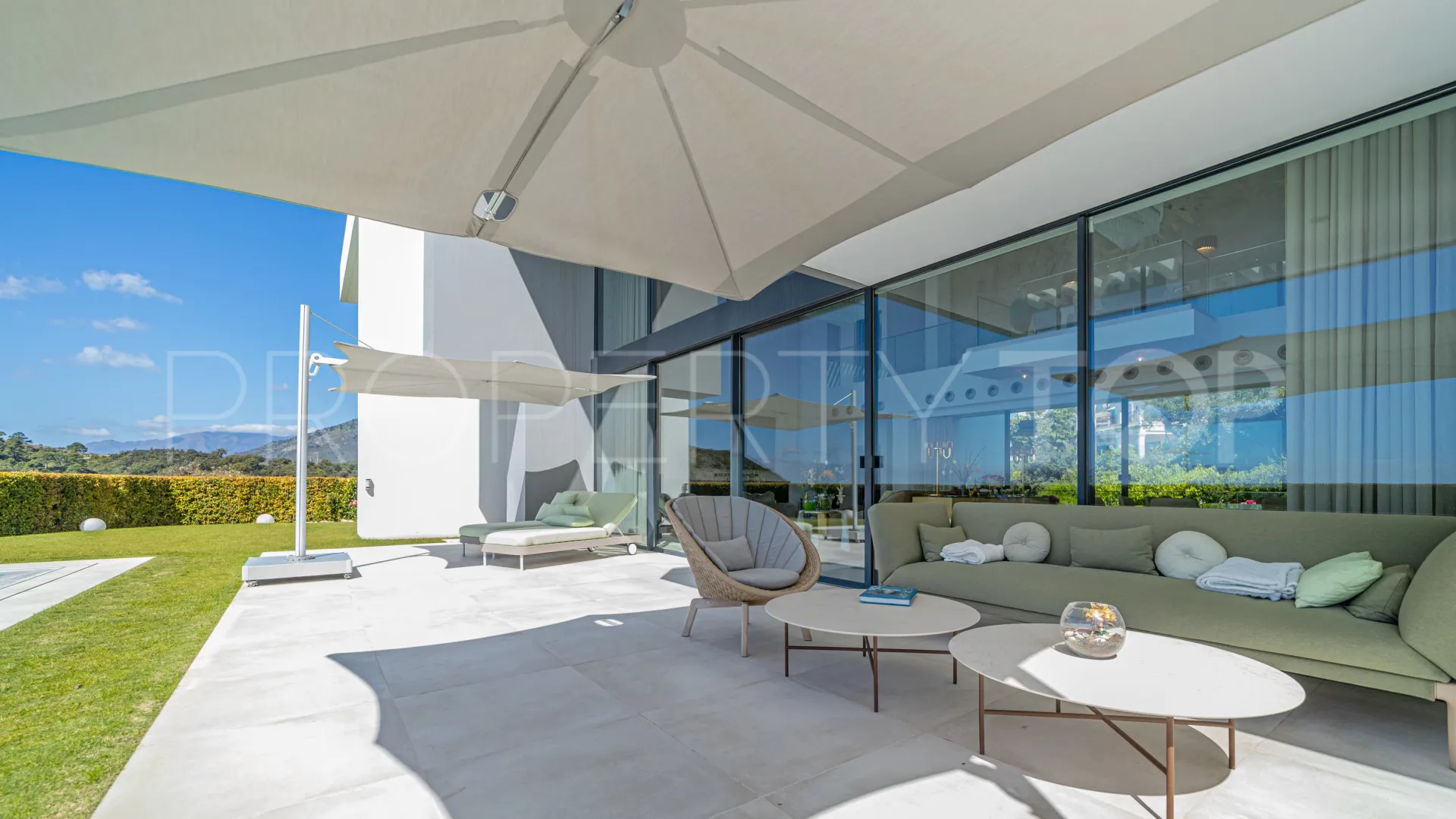 Villa in Los Arqueros for sale