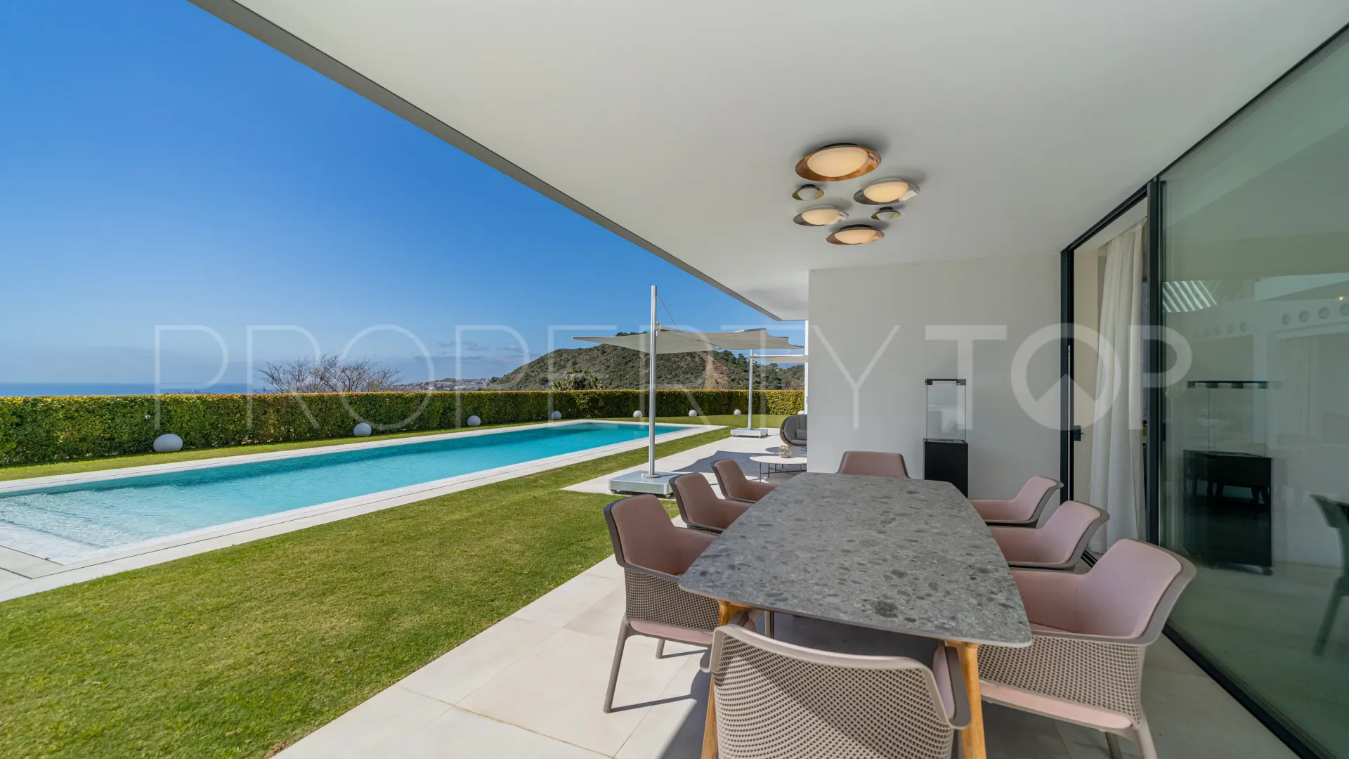 Villa in Los Arqueros for sale