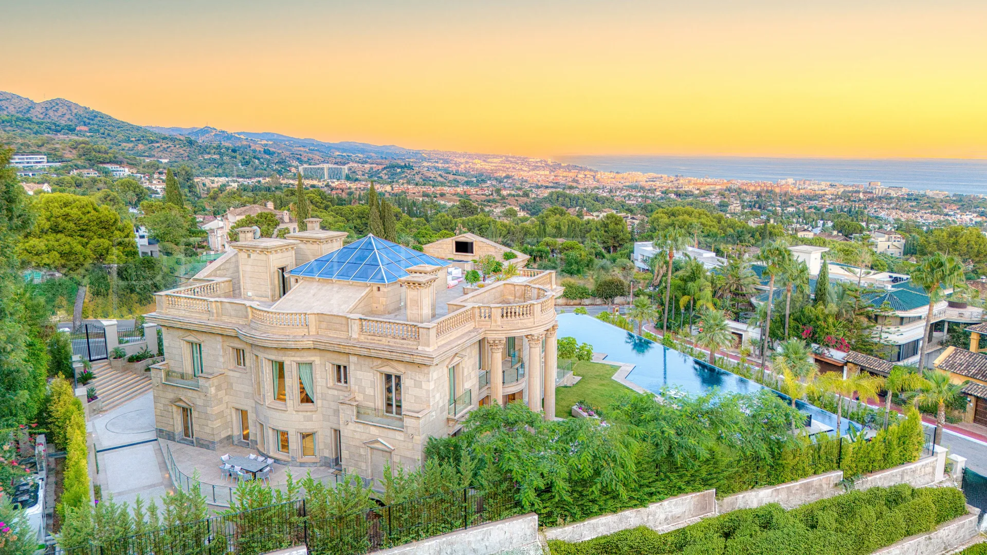 Sierra Blanca 7 bedrooms villa for sale