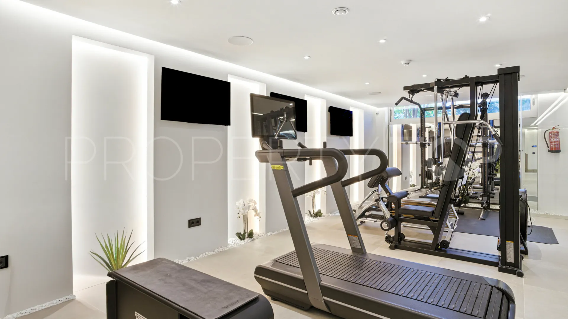 Sierra Blanca 7 bedrooms villa for sale