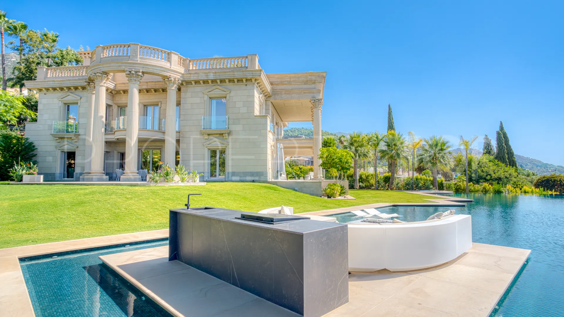 Sierra Blanca 7 bedrooms villa for sale
