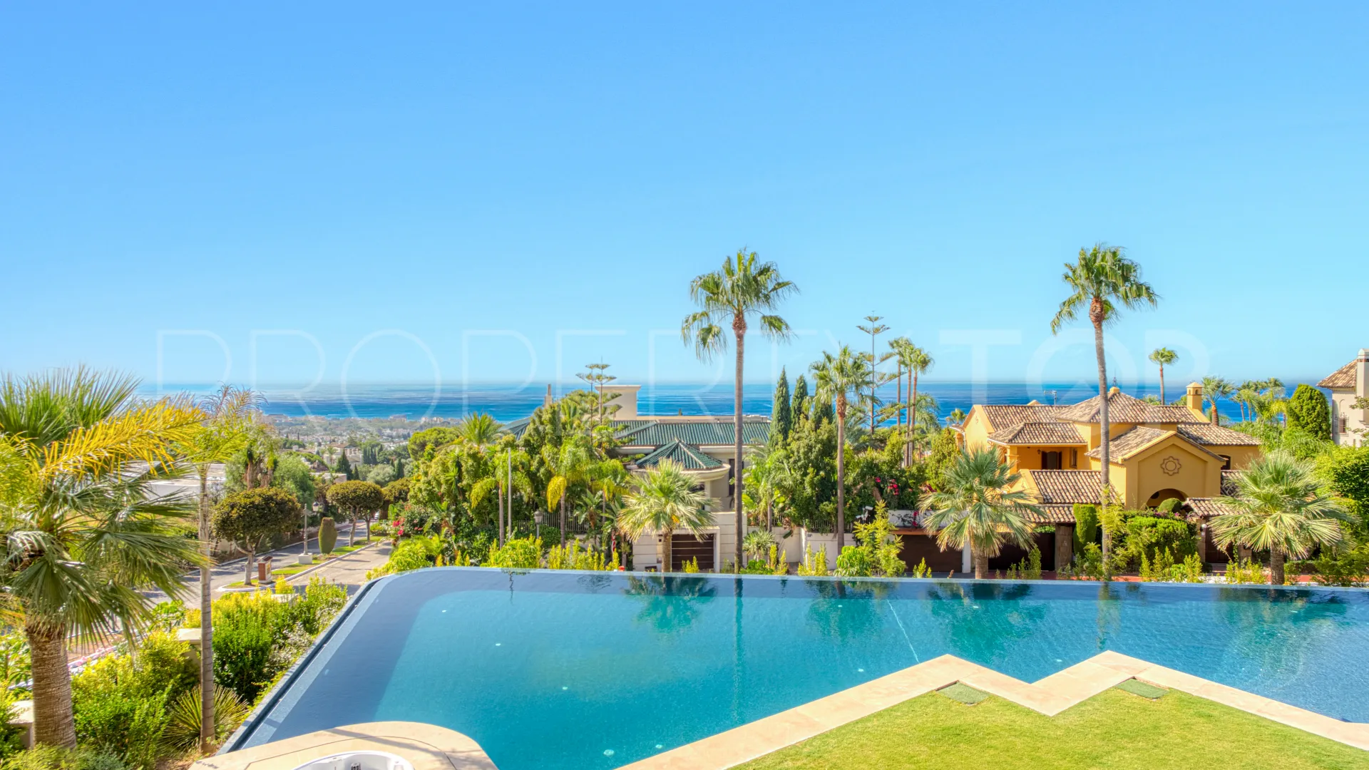 Sierra Blanca 7 bedrooms villa for sale