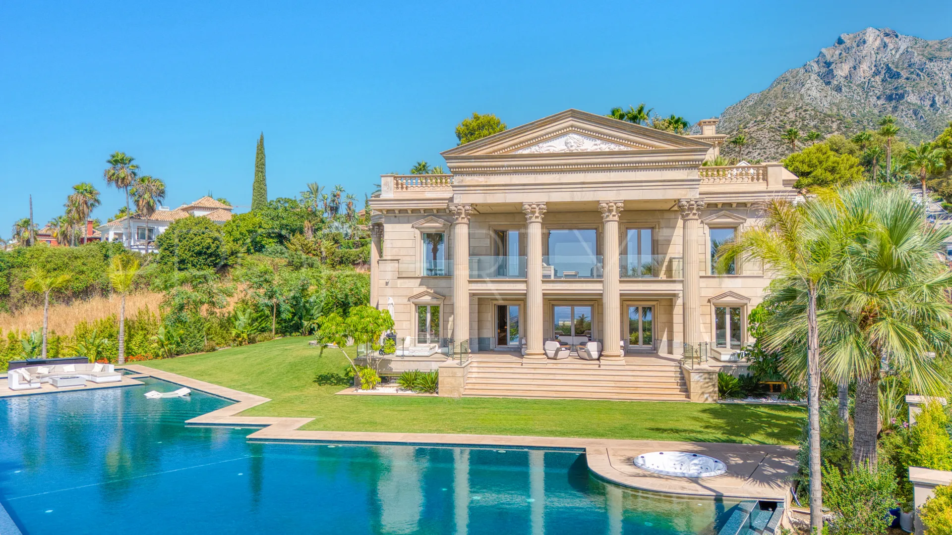 Sierra Blanca 7 bedrooms villa for sale