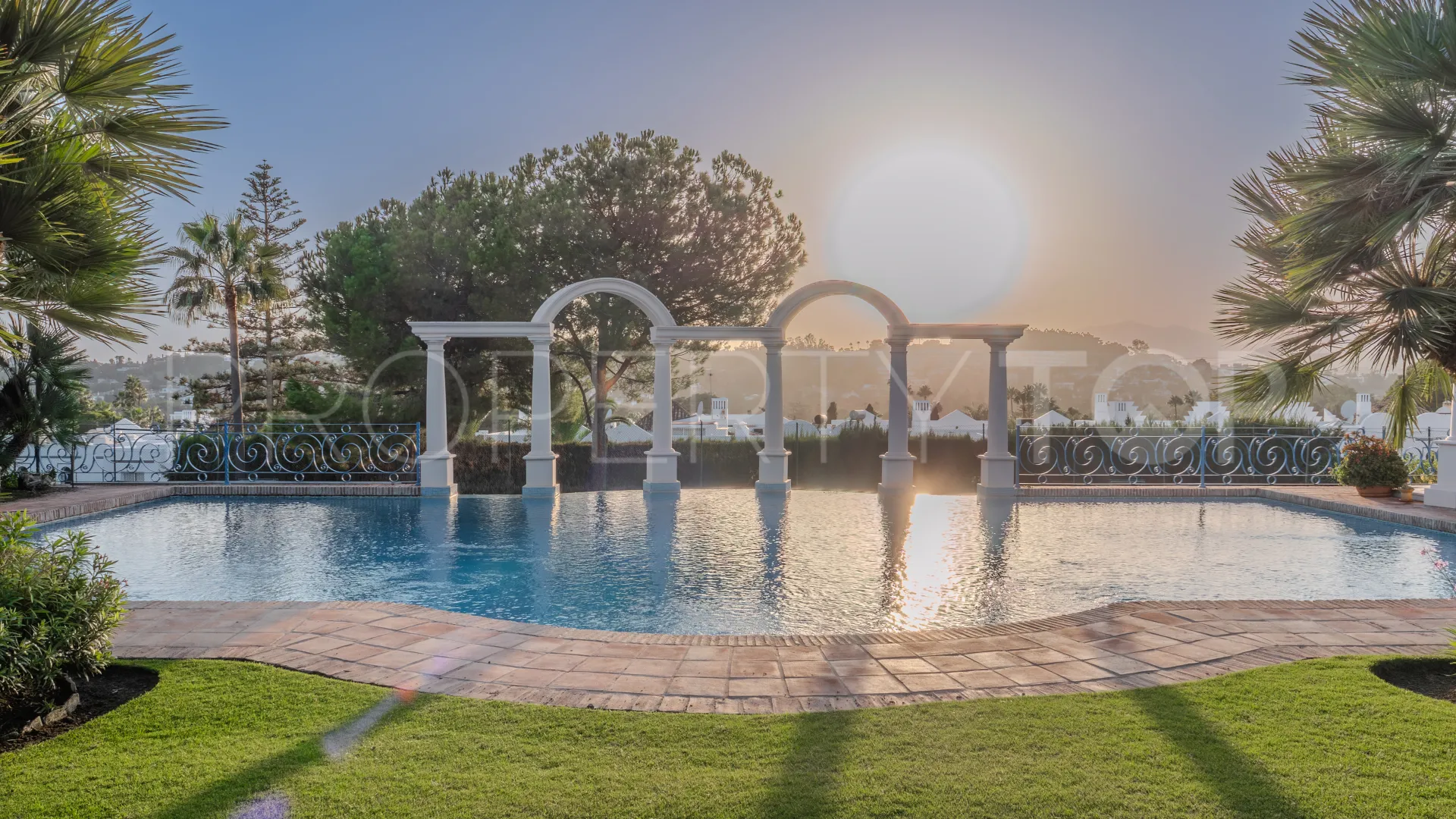 Nueva Andalucia, villa en venta de 6 dormitorios