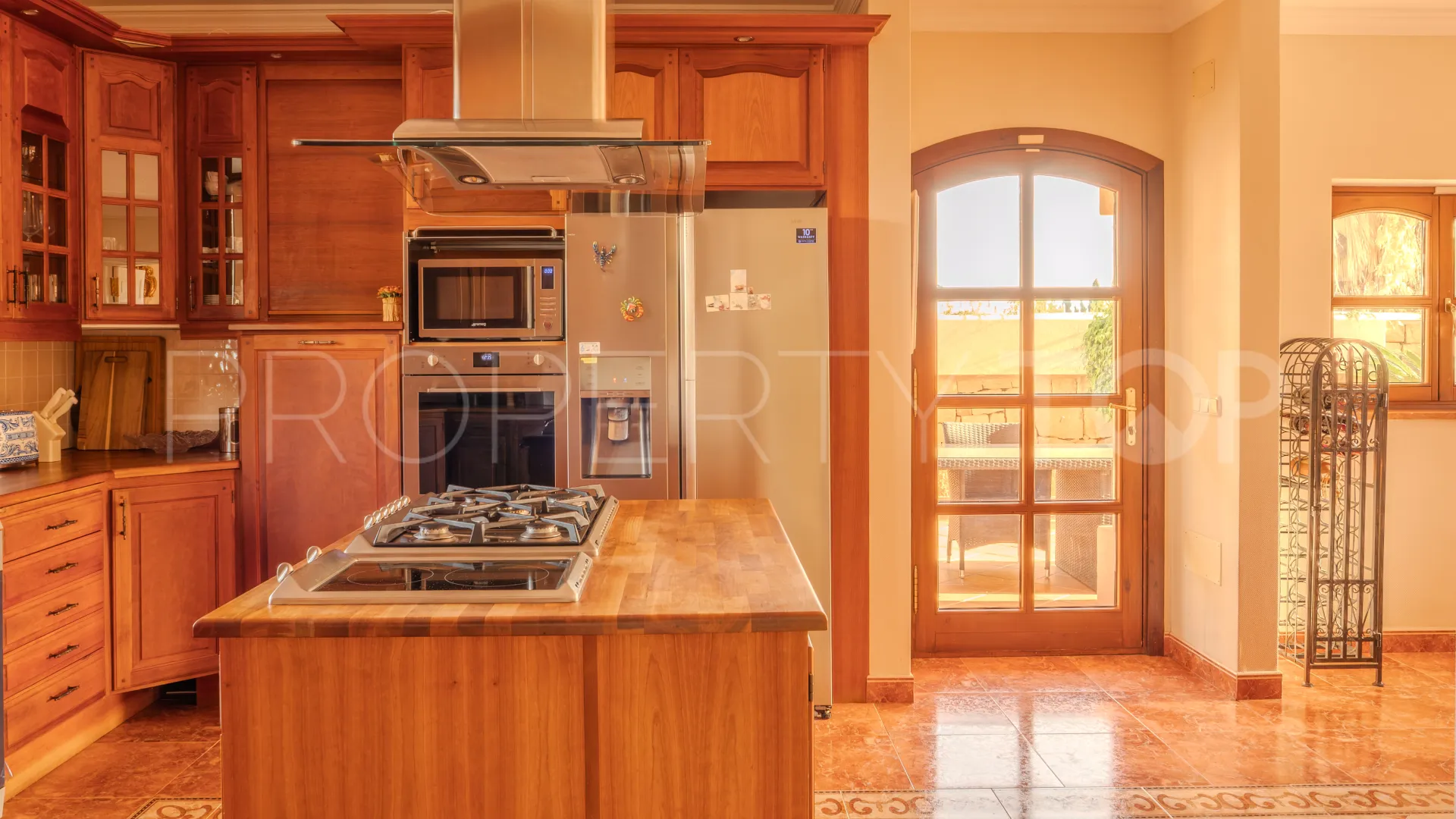 Nueva Andalucia, villa en venta de 6 dormitorios