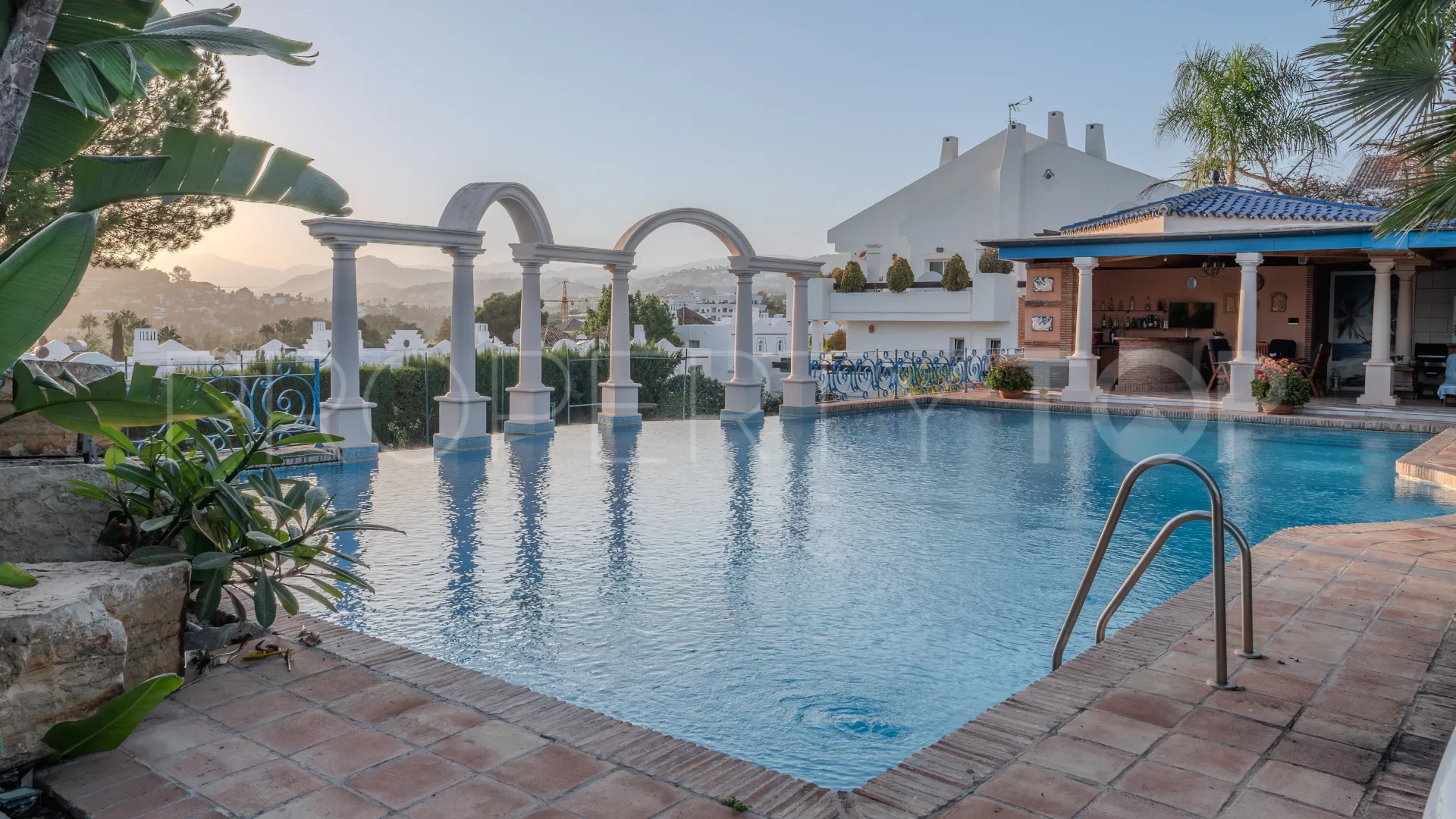 Nueva Andalucia, villa en venta de 6 dormitorios