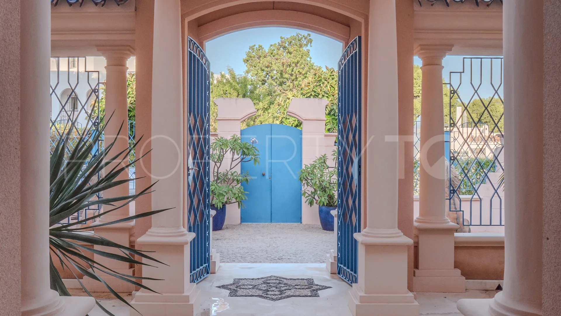 Nueva Andalucia, villa en venta de 6 dormitorios