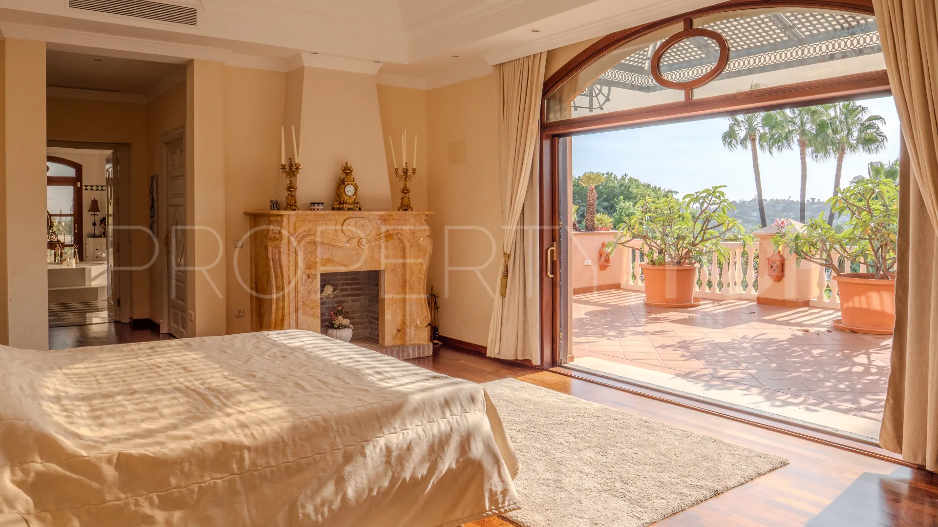 Nueva Andalucia, villa en venta de 6 dormitorios