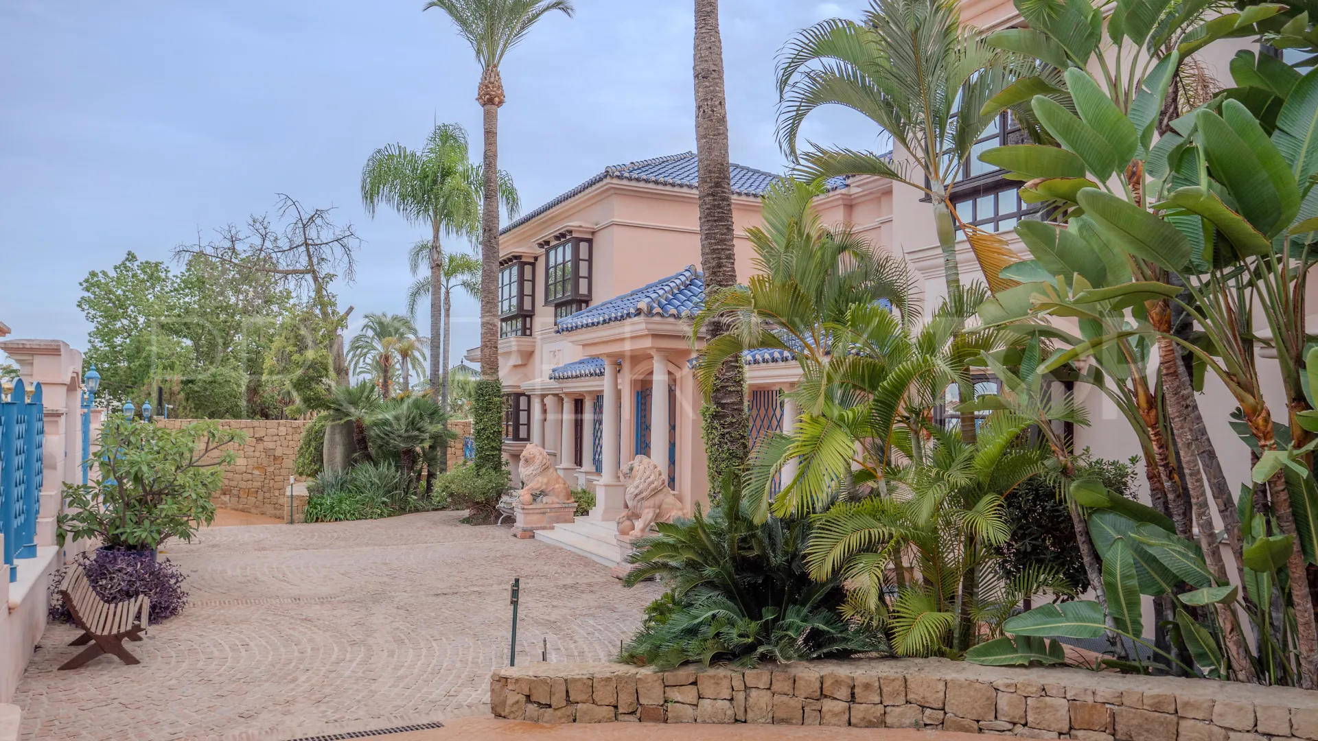 Nueva Andalucia, villa en venta de 6 dormitorios