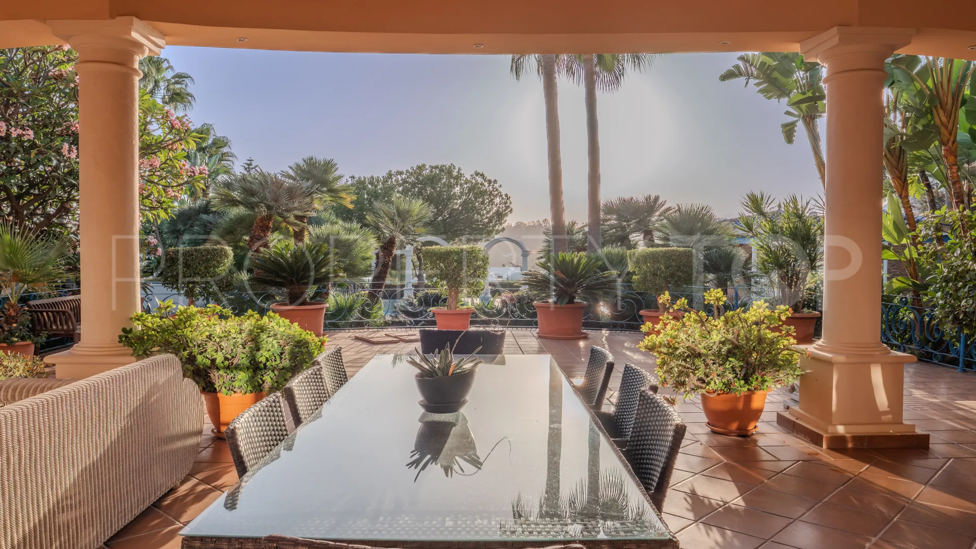Nueva Andalucia, villa en venta de 6 dormitorios