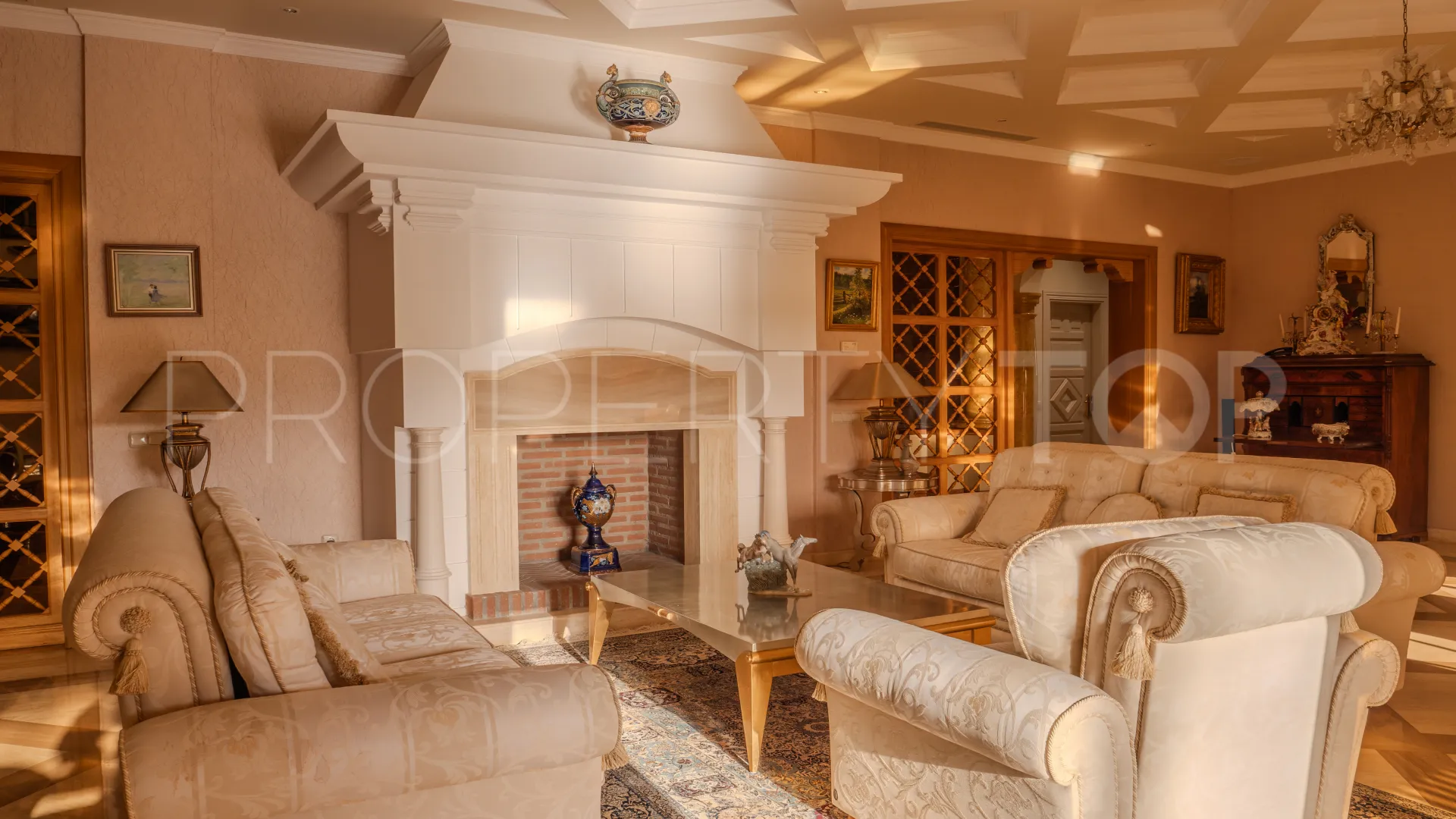 Nueva Andalucia, villa en venta de 6 dormitorios