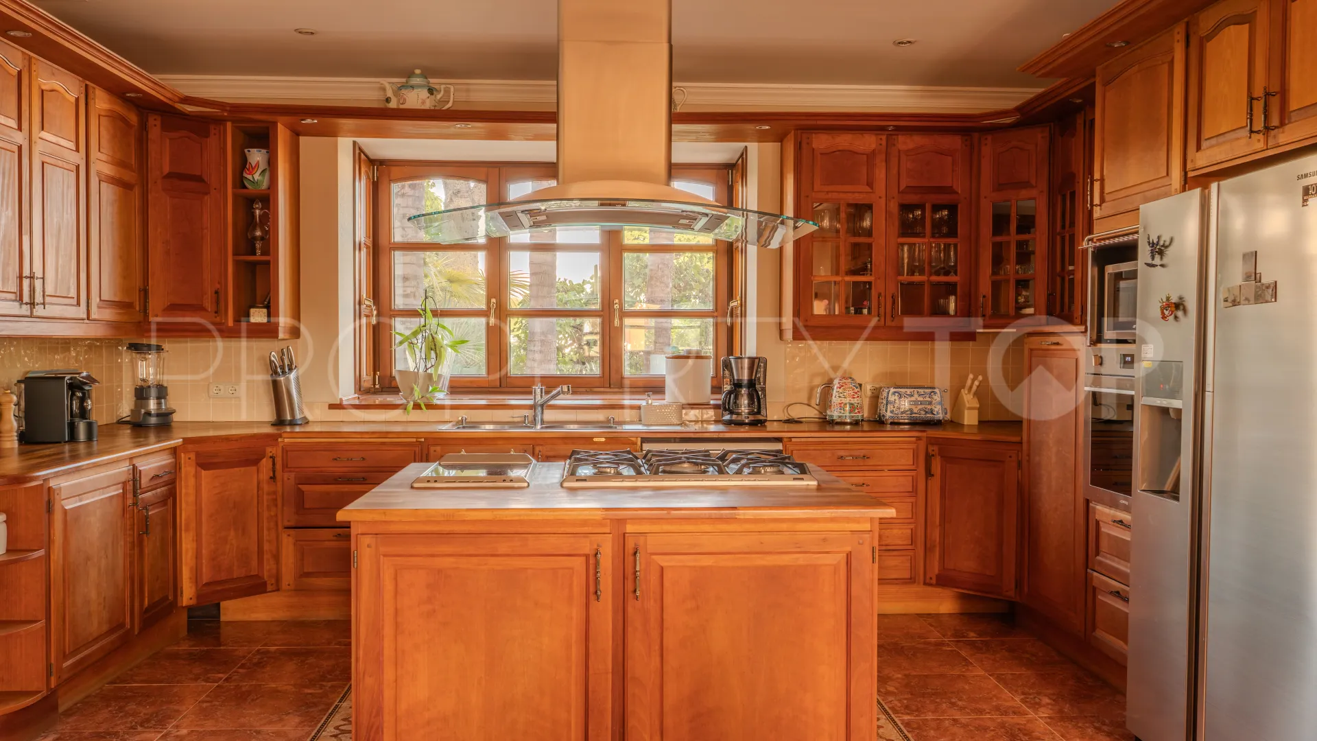 Nueva Andalucia, villa en venta de 6 dormitorios