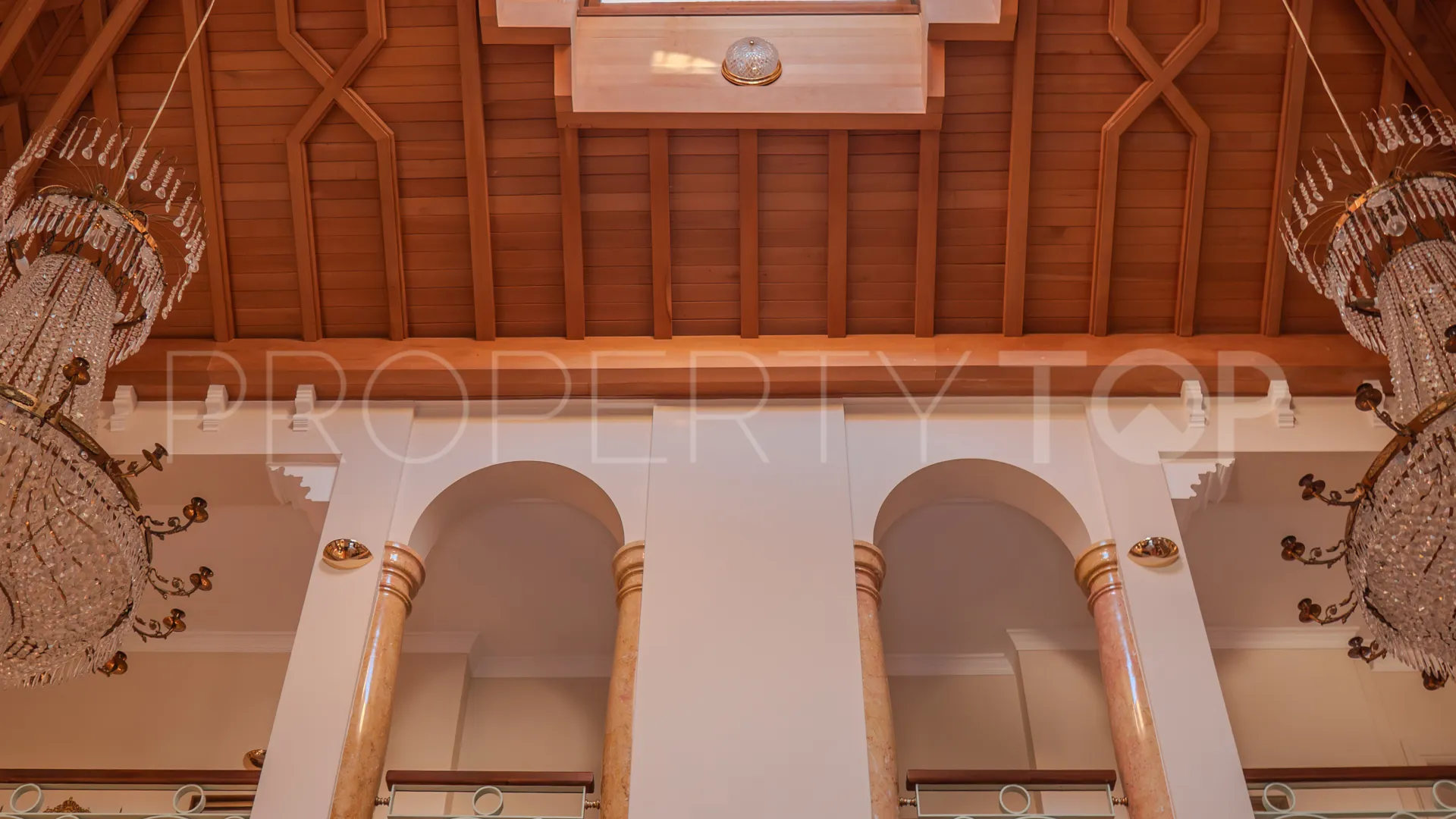 Nueva Andalucia, villa en venta de 6 dormitorios