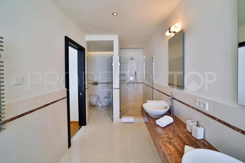 5 bedrooms town house for sale in Sierra Blanca
