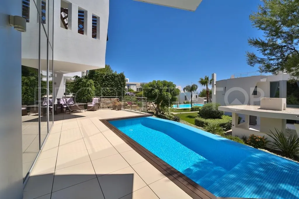 5 bedrooms town house for sale in Sierra Blanca