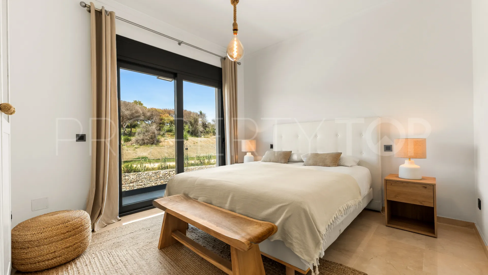 Buy villa in Marbella - Puerto Banus