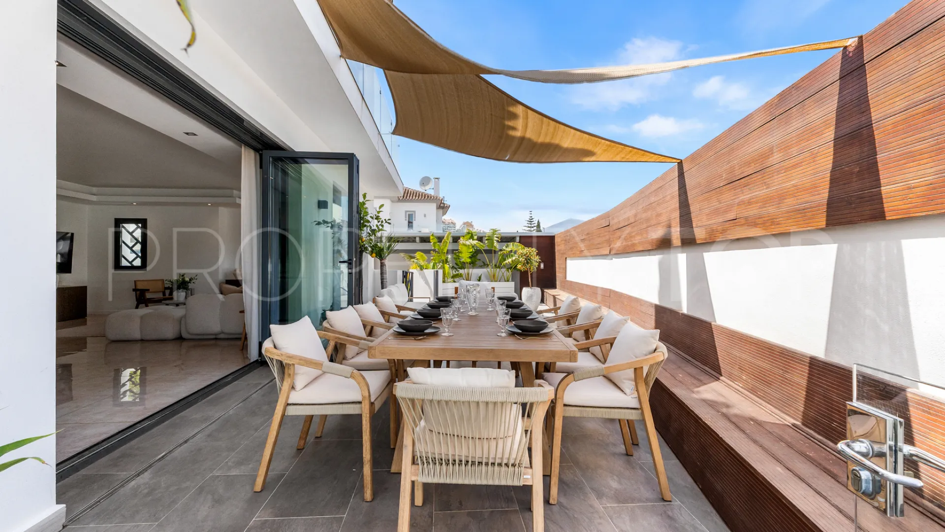 Buy villa in Marbella - Puerto Banus