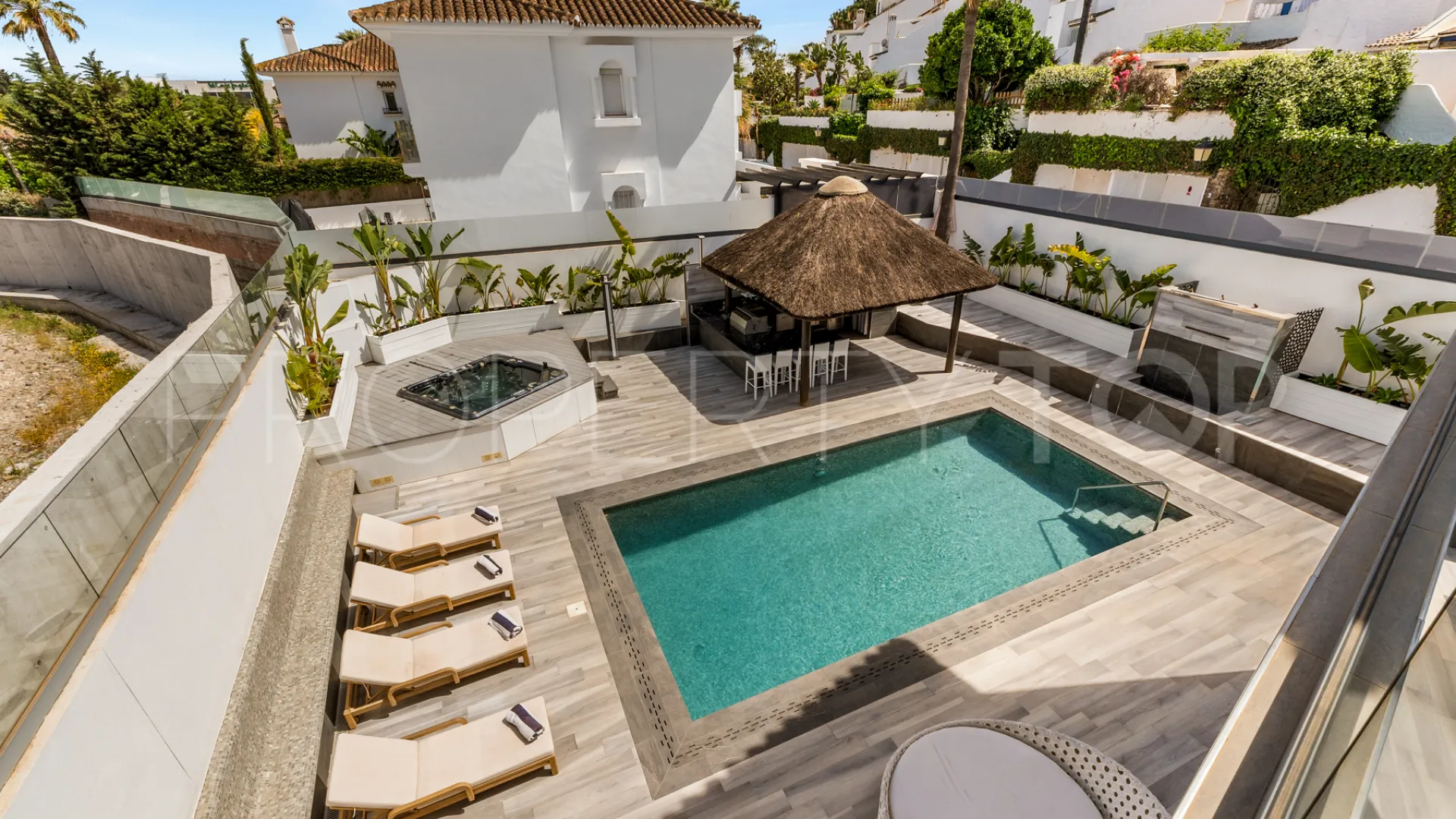 Buy villa in Marbella - Puerto Banus