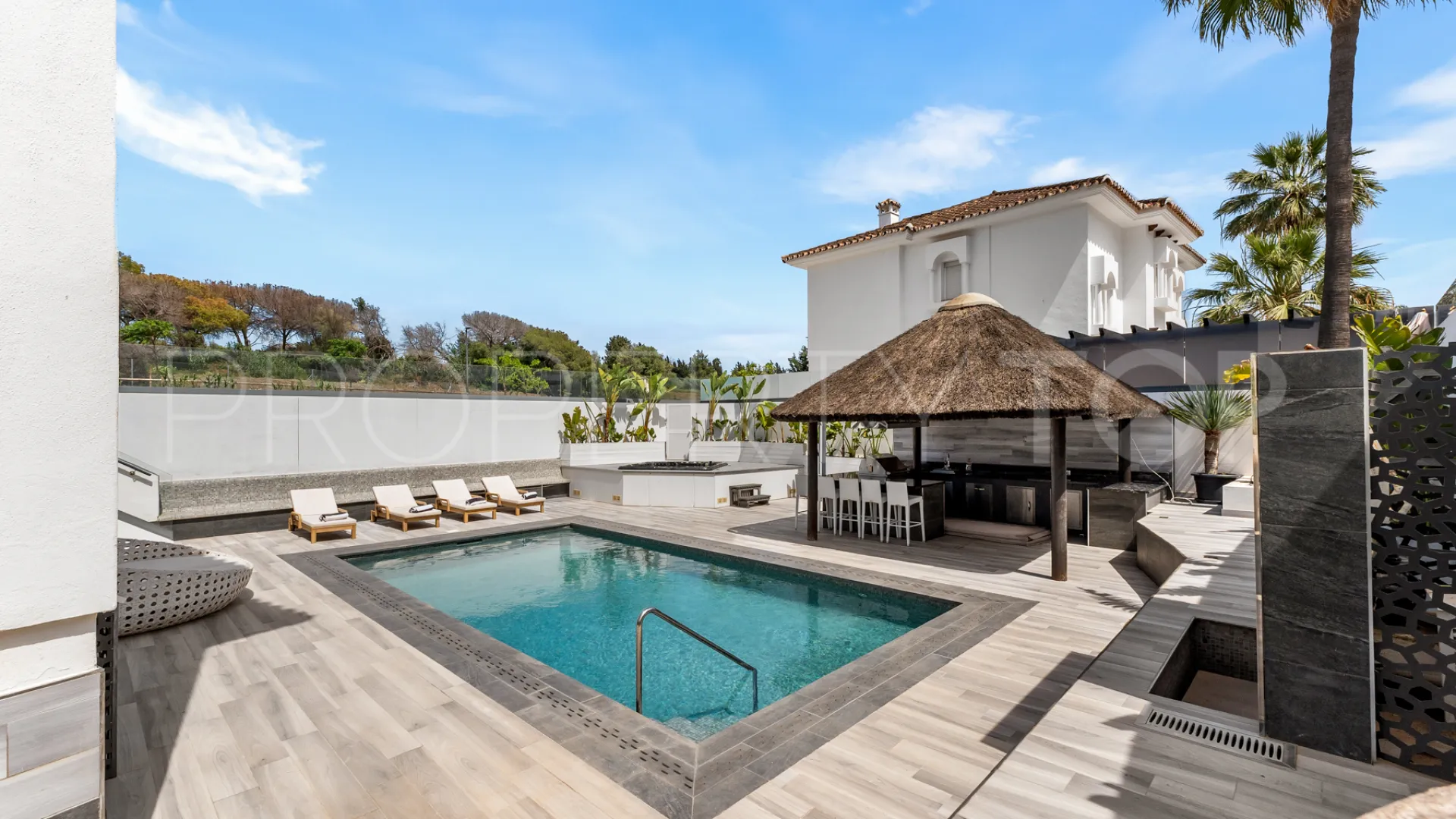 Buy villa in Marbella - Puerto Banus