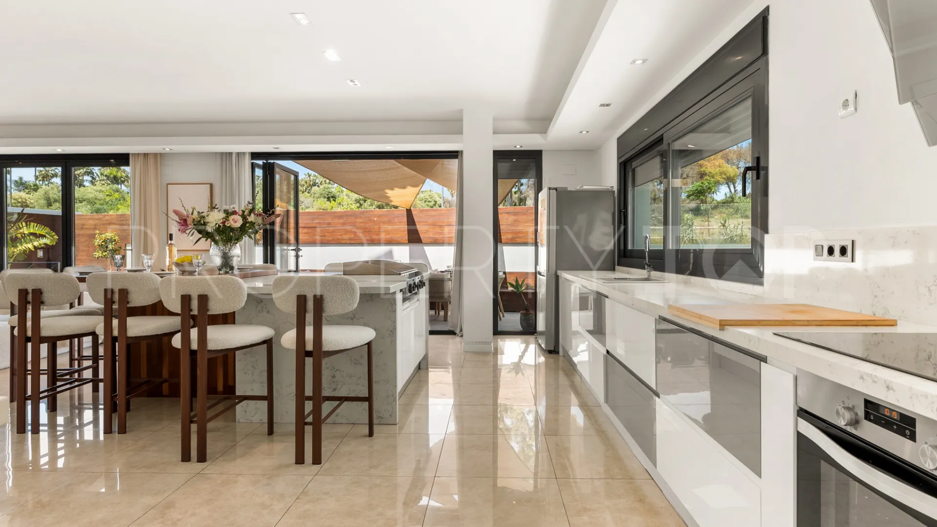 Buy villa in Marbella - Puerto Banus