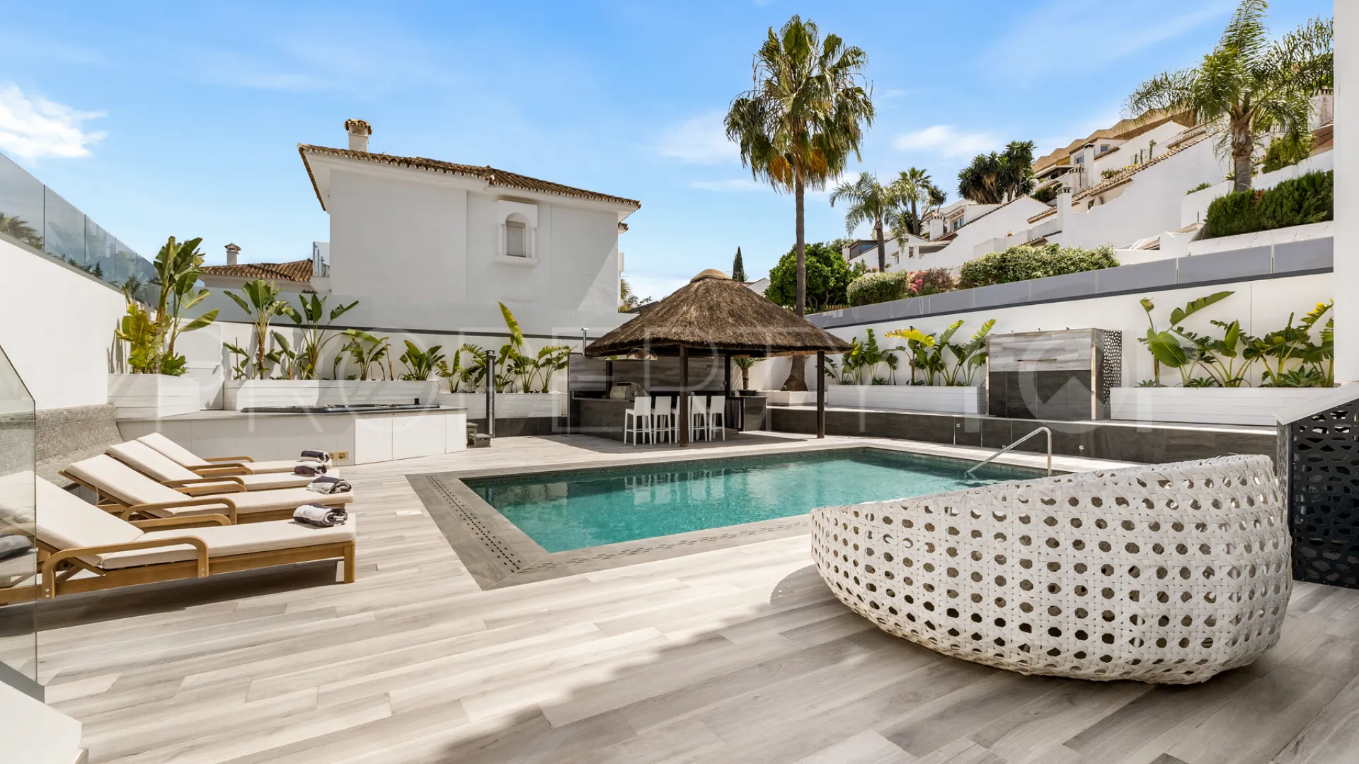 Buy villa in Marbella - Puerto Banus