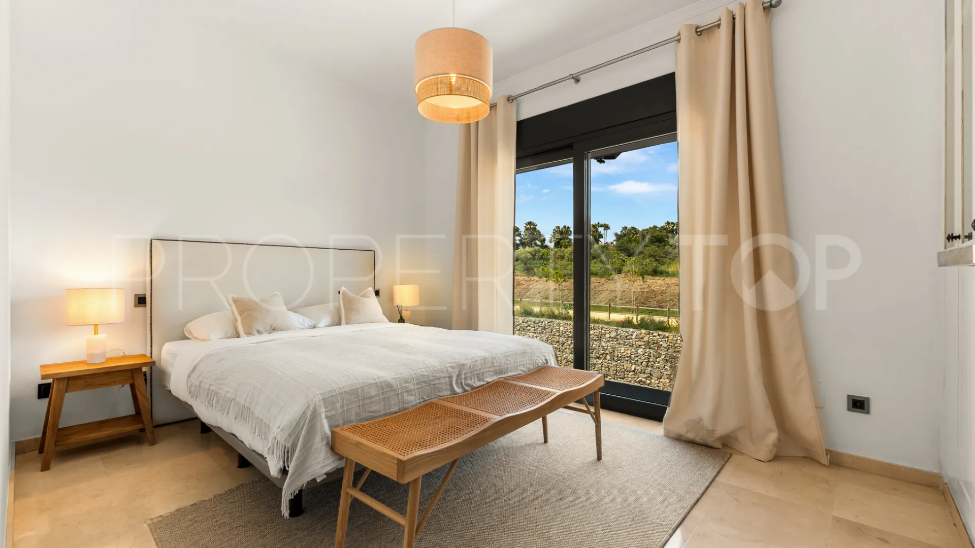 Buy villa in Marbella - Puerto Banus