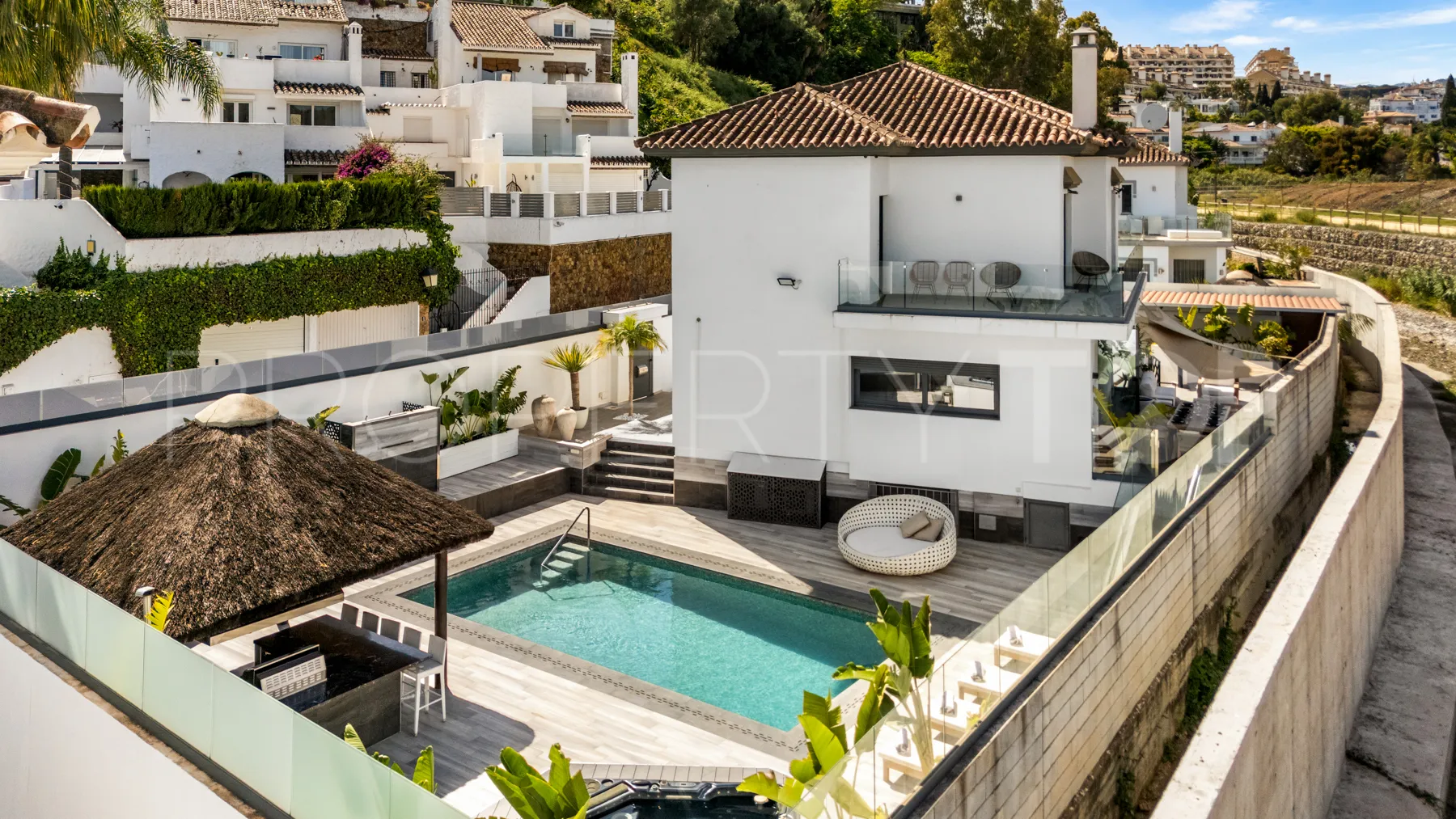 Buy villa in Marbella - Puerto Banus