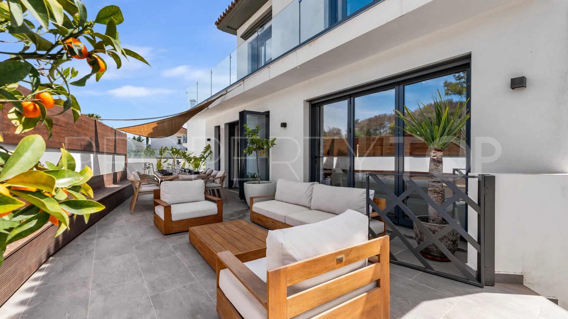 Buy villa in Marbella - Puerto Banus