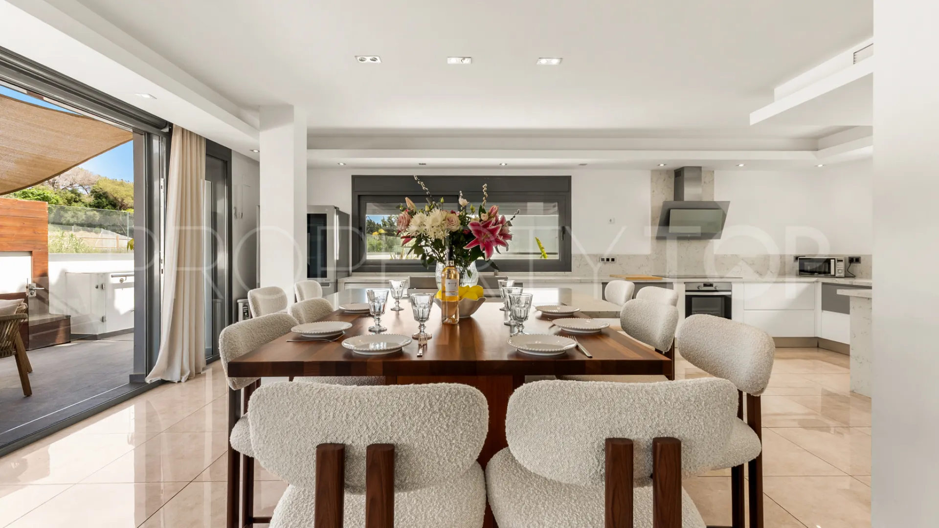 Buy villa in Marbella - Puerto Banus