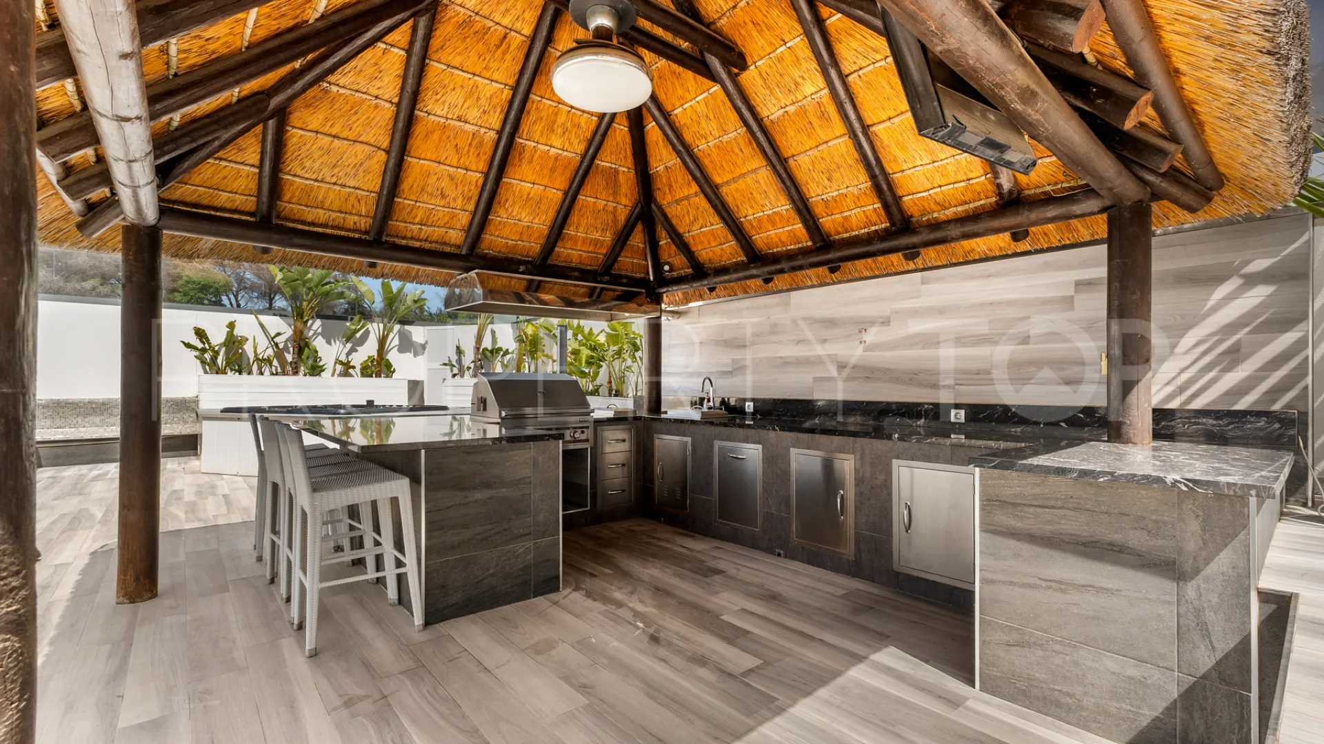 Buy villa in Marbella - Puerto Banus