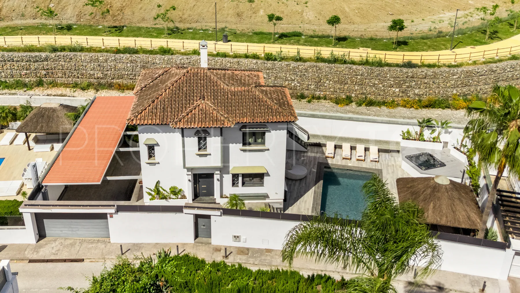 Buy villa in Marbella - Puerto Banus
