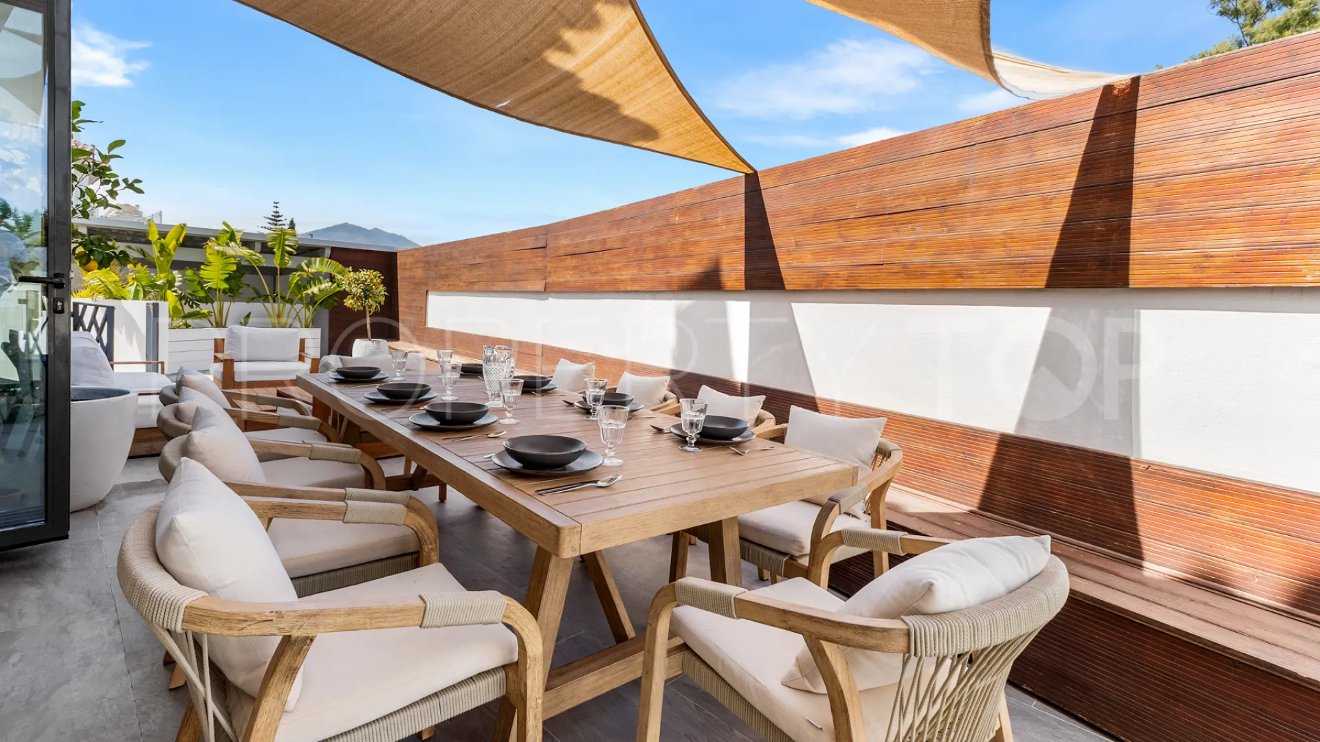 Buy villa in Marbella - Puerto Banus