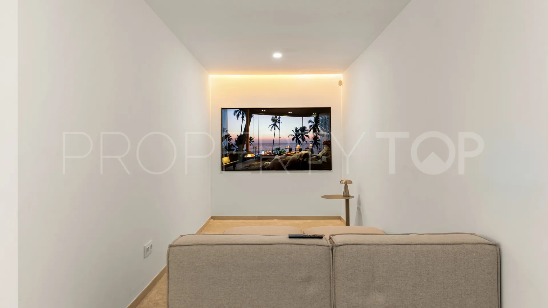 Buy villa in Marbella - Puerto Banus