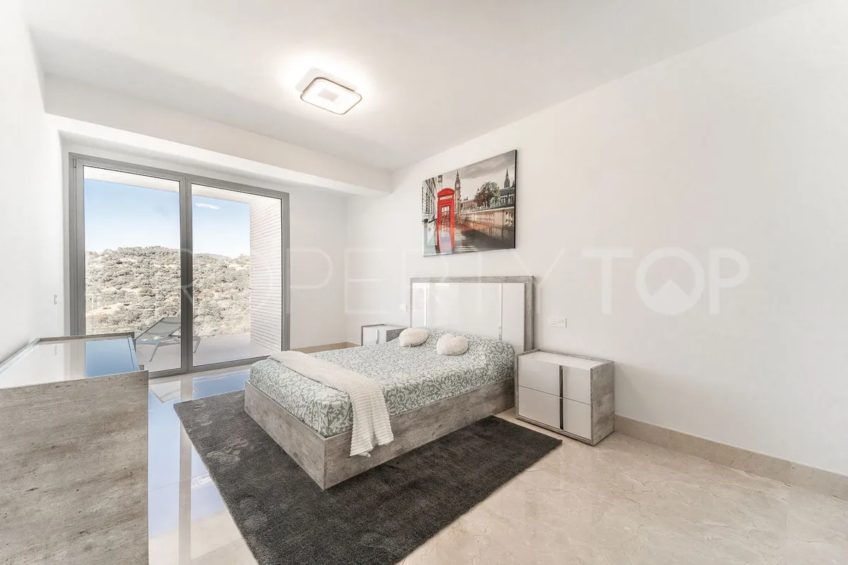 Se vende villa de 6 dormitorios en Los Arqueros