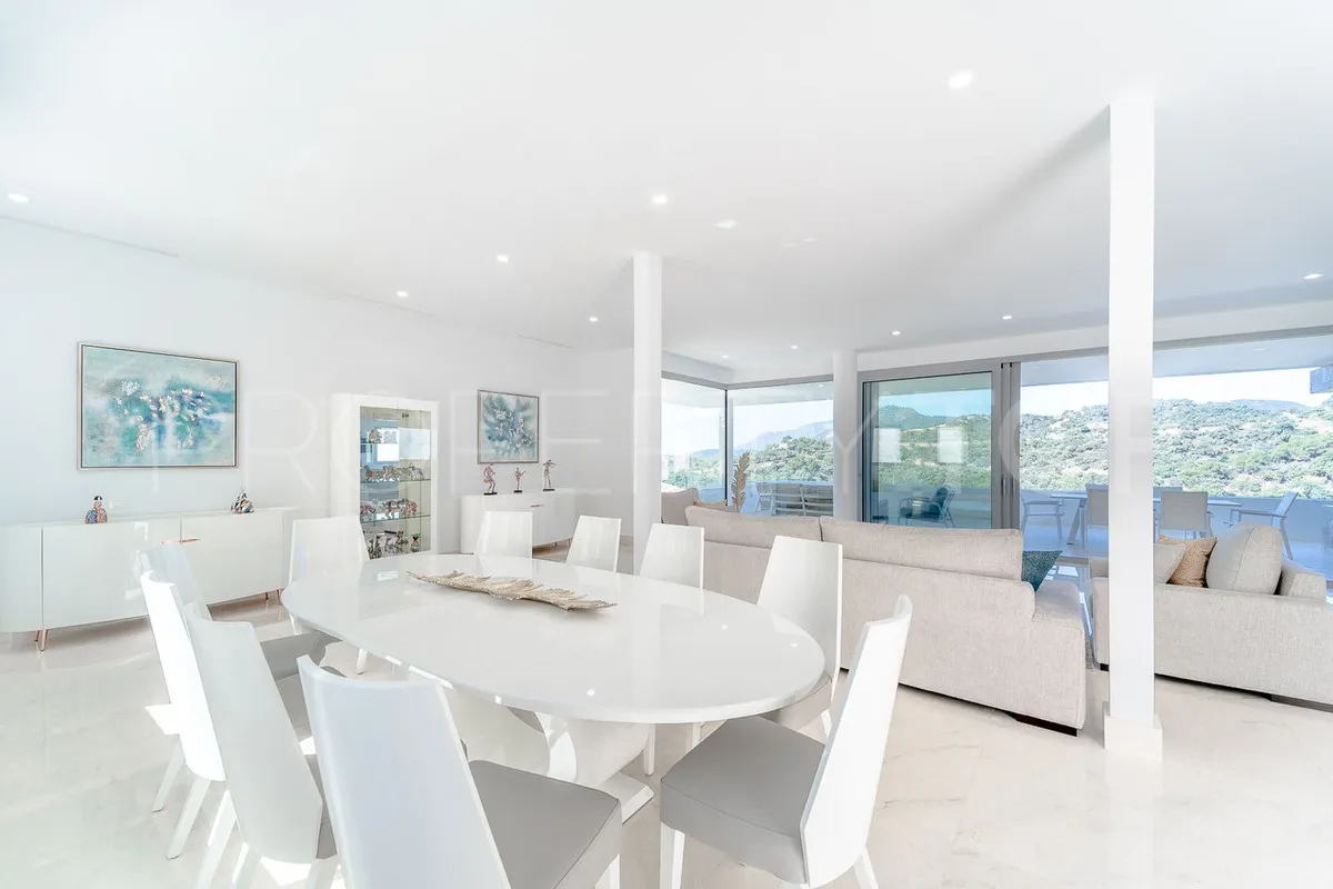 Se vende villa de 6 dormitorios en Los Arqueros