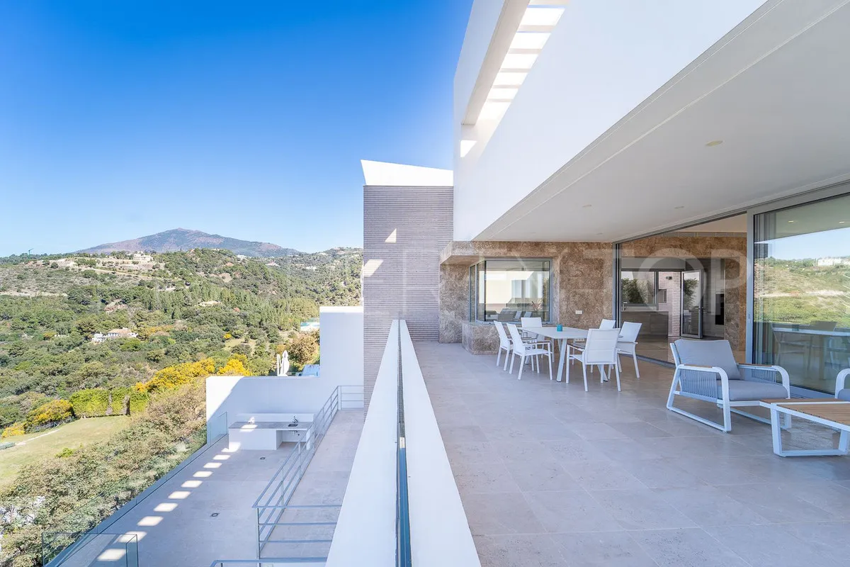 Se vende villa de 6 dormitorios en Los Arqueros
